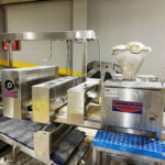 Pita_bread_and_pizza_base_production_line_01