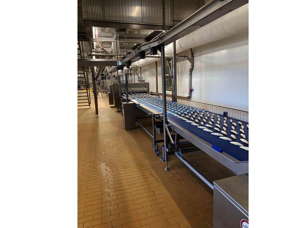 Croissant and Danish pastry line