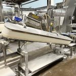 Free_standing_bread_line_04